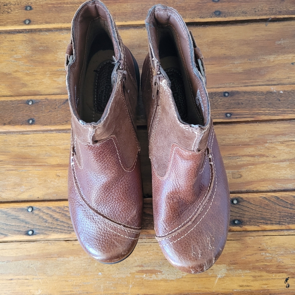 Earth Origins Leather And Suede Ankle Boots W/ Buckle - Picture 9 of 12